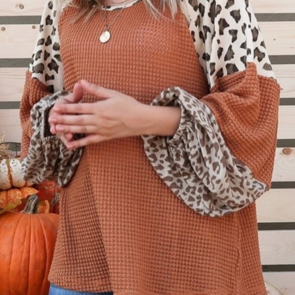 08 Cozy Leopard Print Balloon Sleeve Waffle Top - Picture 6 of 6